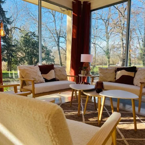 Motel Les Broussailles, hotel v destinaci Mesves-sur-Loire