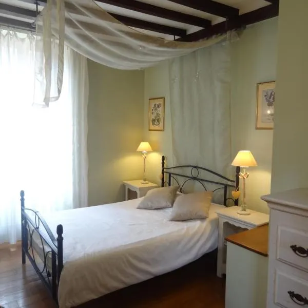 Le Pelerine, hotel in Sauveterre