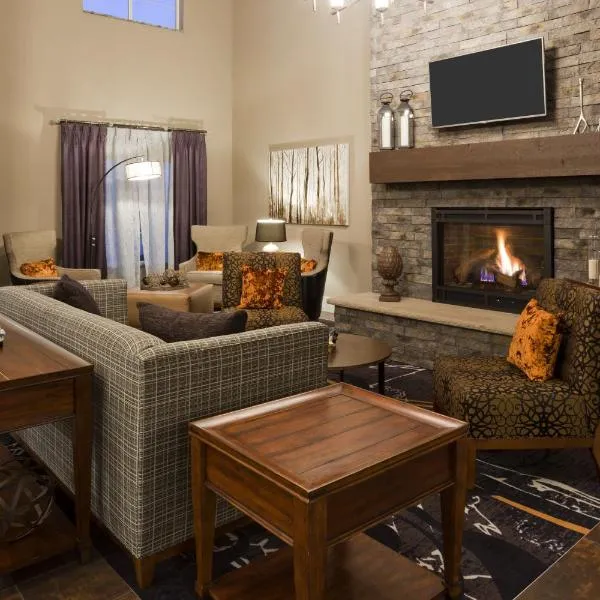 GrandStay Hotel & Suites - Morris, hotel di Morris