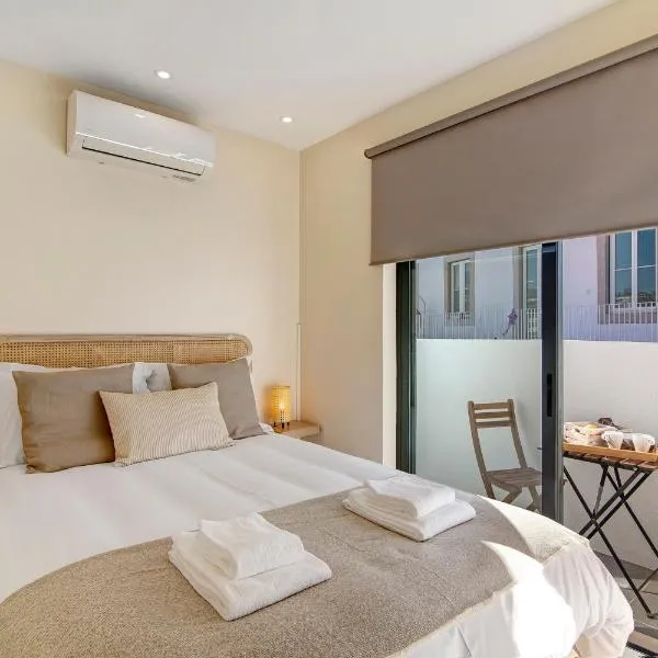 Bougainvillea House, hotel in Faro