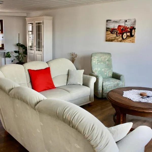 Ferienhaus zum roten Traktor, hotel v destinaci Perl