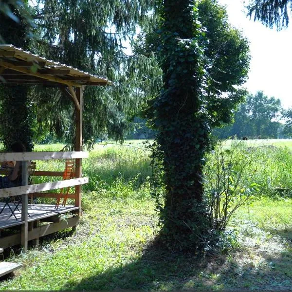 Camping le Rural, hotel v destinaci Tibiran-Jaunac