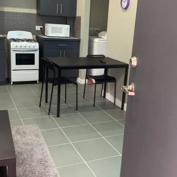 Cozy 1-bedroom apartment in Frequente, St. George, hotel in Frequente