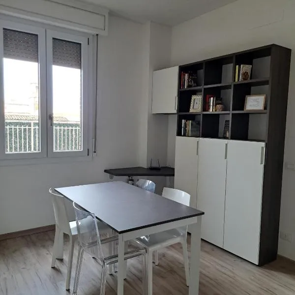 Il Campanone - Sassuolo Centro - parcheggio auto coperto - Neflix e Amazon Prime, hotel en Sassuolo