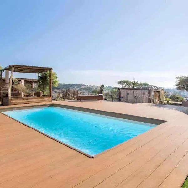 Villa Carrasca l Sea View l Pool l BBQ l ChillOut by Turyhost, hotelli kohteessa Arenys de Munt