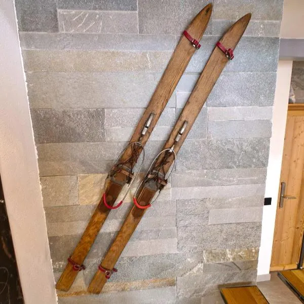 Ak House, hotel di Aprica