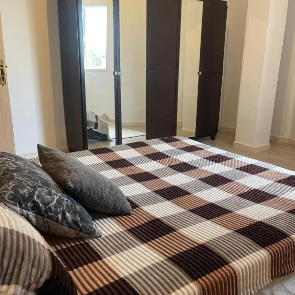 cosy Furnished appartment, hotel em Ez Zahra