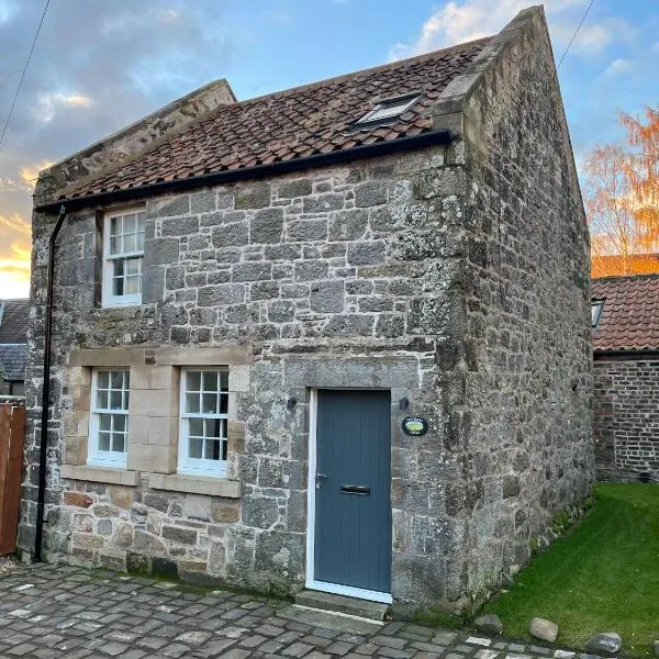 Tiny House in Cosy Village, hotel in Milnathort