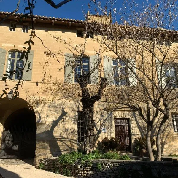 Monte Arena Chambre d'hôtes, hotel u gradu 'Montaren-et-Saint-Médiers'