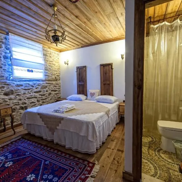 Birgi Hotel Saliha Hanim Tas Konak, hotel v destinaci Birgi