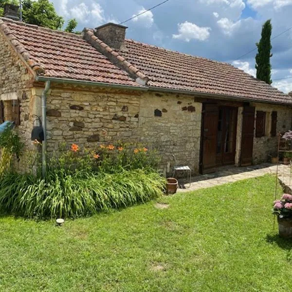 A l'Orée des Vignes, hotel v destinaci Sauveterre-la-Lémance