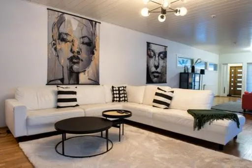 Villa Koivu 100m2 3mh, rauhallinen ja tyylikäs kaupunkikoti, hotel en Seinäjoki