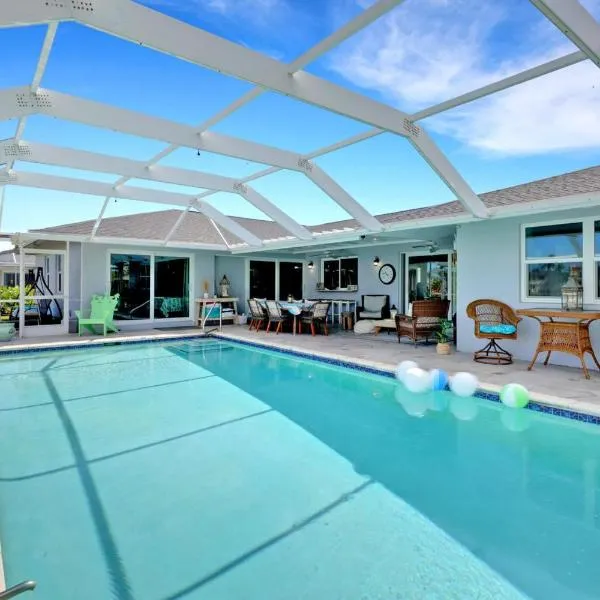 Inviting Lakeview Home l Pool l Close to Beaches, hotel v destinaci Marco Island