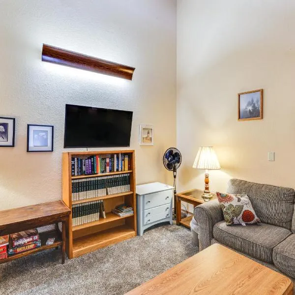 Warm McCall Condo Half-Mile to Payette Lake!, hotel in McCall