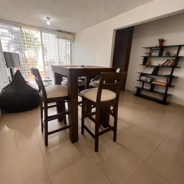 Apartamento Aeropuerto Maiquetia en Planta Baja, hotel em Catia La Mar