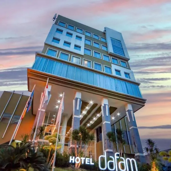 Hotel Dafam Pekalongan، فندق في بيكالونغان