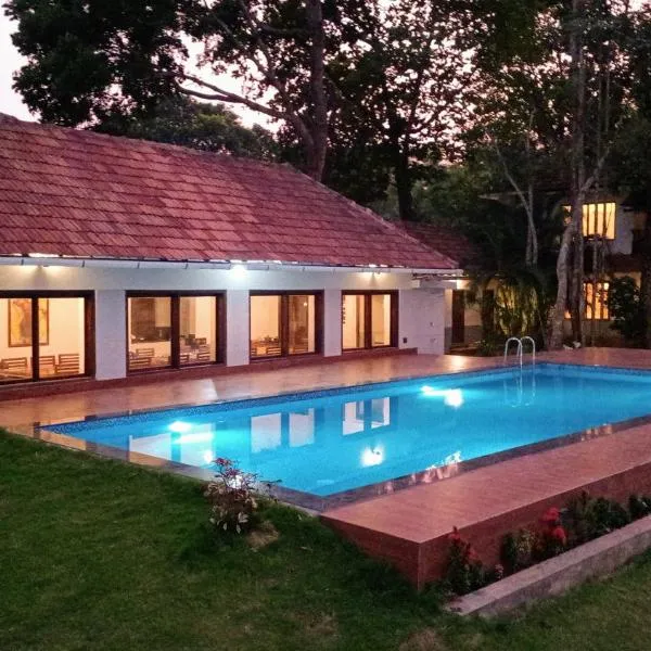 Shantitheeram Ayurveda Lakeside Heritage Resort, hotel v destinaci Alleppey