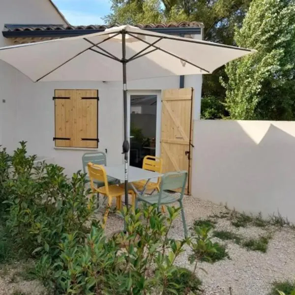 Guest house en Provence, hotel in Roaix