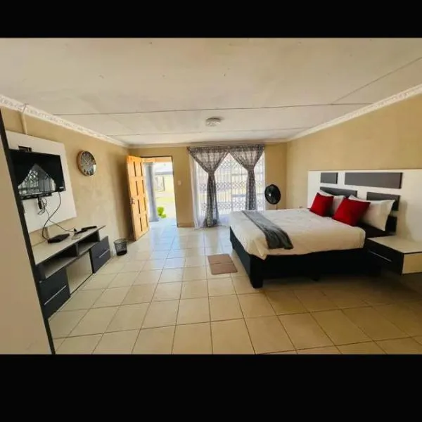 TSHABELANG MOUNTAIN VIEW LODGE, hotel di Burgersfort