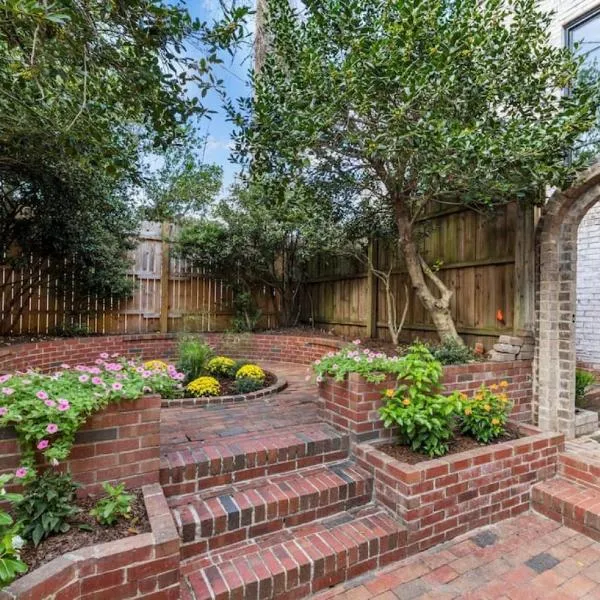 Slice of Seclusion in Downtown Southern Pines, Hotel in Southern Pines