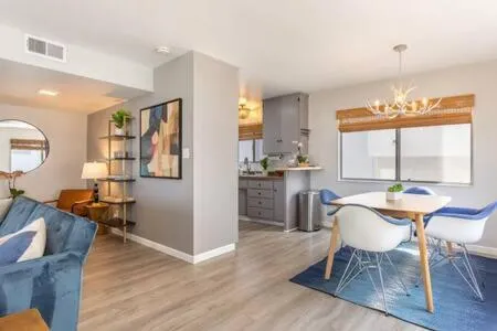Downtown Manhattan Beach 3 Bed Townhouse Parking โรงแรมในแมนฮัตตันบีช