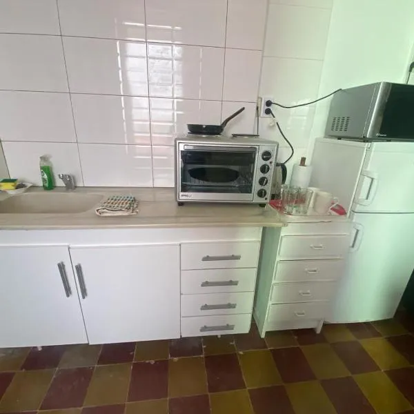 Depto en Planta Alta a una cuadra de costanera en Gualeguaychu, hotel in Gualeguaychú