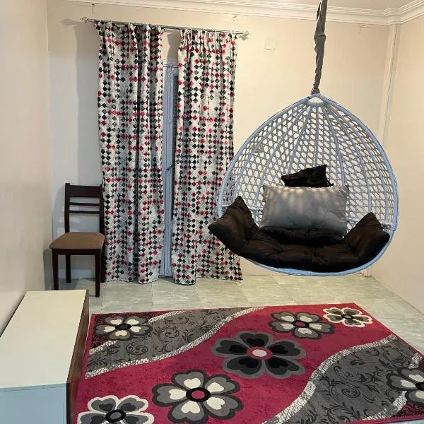14 Min from cairo airport, hotel in Al Khānkah