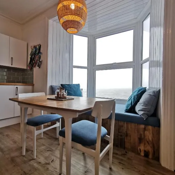 Lovely Seafront 2 bed flat in Aberystwyth, hotel in Aberystwyth