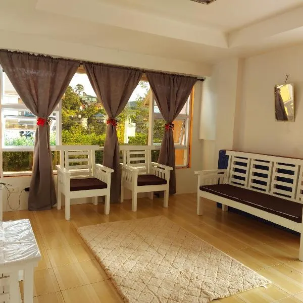 The Greens Home & Garden -ENTIRE 2nd FLOOR 3 Bedroom Unit, hotel in Baguio