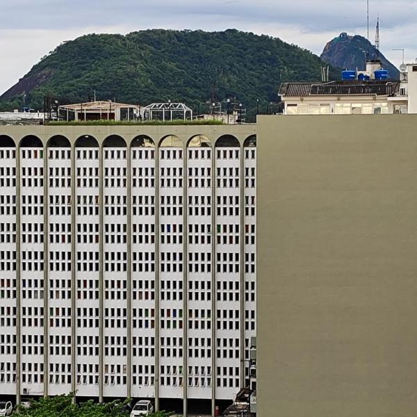 A uma quadra da praia de Copacabana - Foto 2