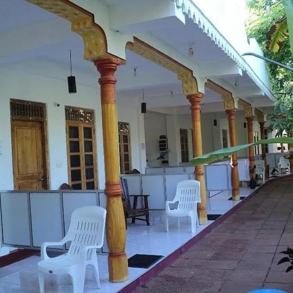 Viesnīca Uppuveli Beach Hotel pilsētā Trinkomalī