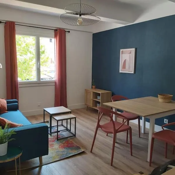 Superbe appartement au cœur du village, Hotel in Le Pradet