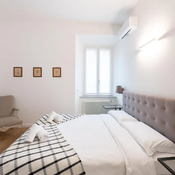 Cernobbio Center - Modern Apartment with Parking, hotel v destinaci Cernobbio