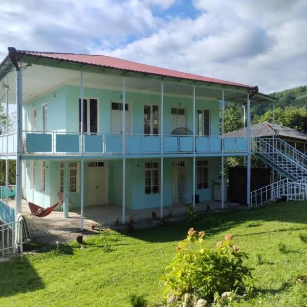 Green bunny guesthouse, hotel in Salkhino