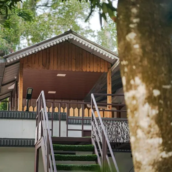 Marari Bobans villa, hotel in Mararikulam
