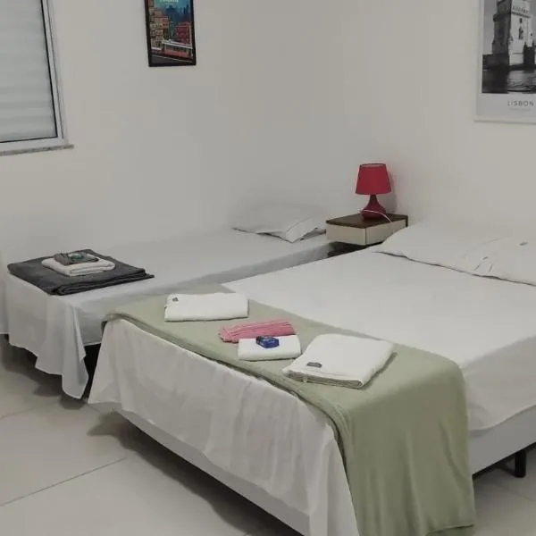 Loft LISBOA para Casais, em Iguaba Grande, Centro, até 3 Pessoas, 150 metros da praia, hotel i Iguaba Grande