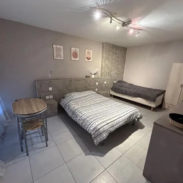 Studio 27m2, hotel v destinácii Sainte-Savine