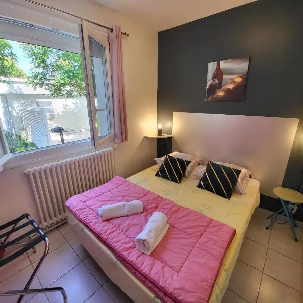 GITE VENITIA T2, hotel in Aussonne