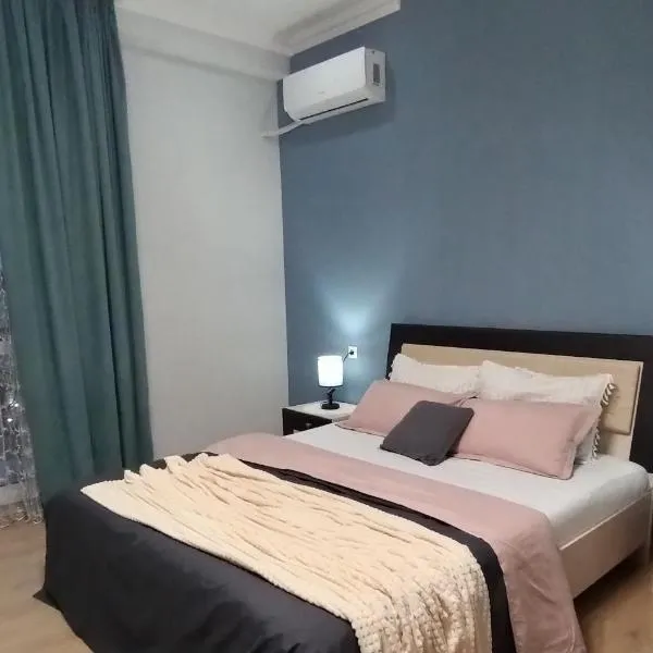 Однокомнатные апартаменты в золотом квадрате ЖК GREEN PLAZA, hotel in Aktau