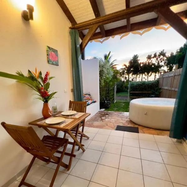 Mabouya cosy vue mer, jacuzzi, jardin, ξενοδοχείο σε Sainte-Luce