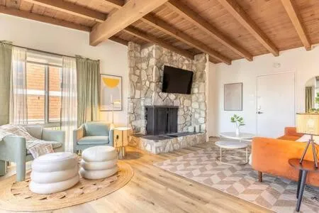 Steps to Beach Manhattan Beach 2 Bedroom Parking, hotel v destinaci Manhattan Beach