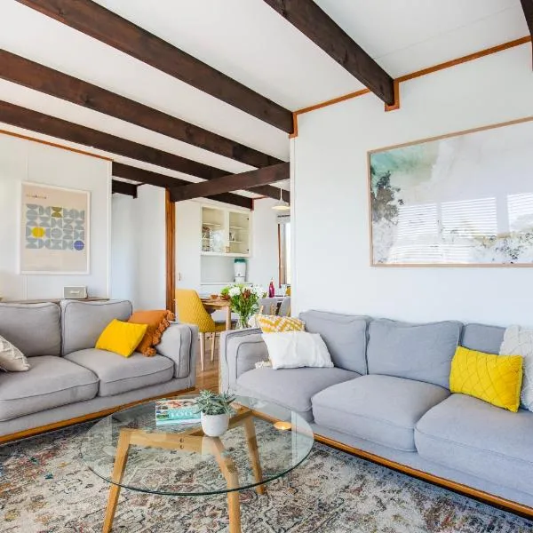 Walk to beach, quiet location - 2 night minimum stay, hotel a Mollymook