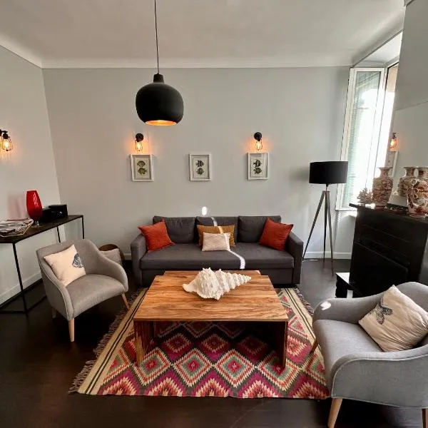 Stunning apartment in the Gold Square of Nice!, hotel di Nice