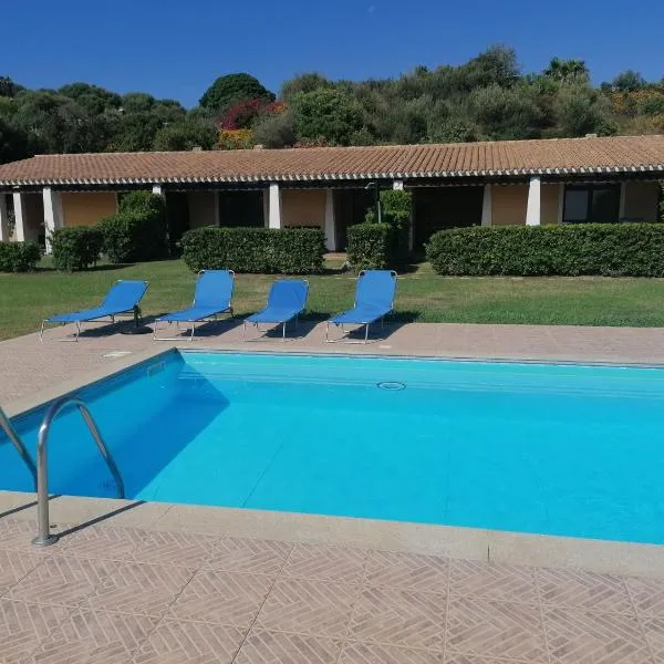 Villa Agasi piscina e vista mare, hotel em Marina di Gairo