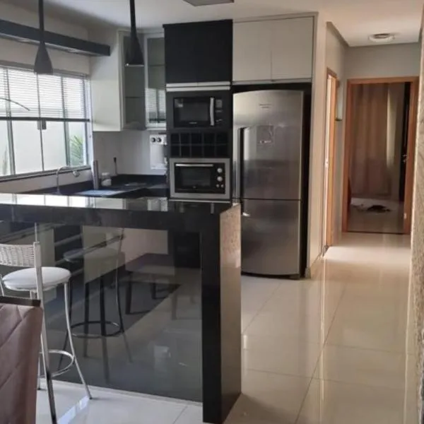 casa entero piscina privada, hotel en Aparecida de Goiânia