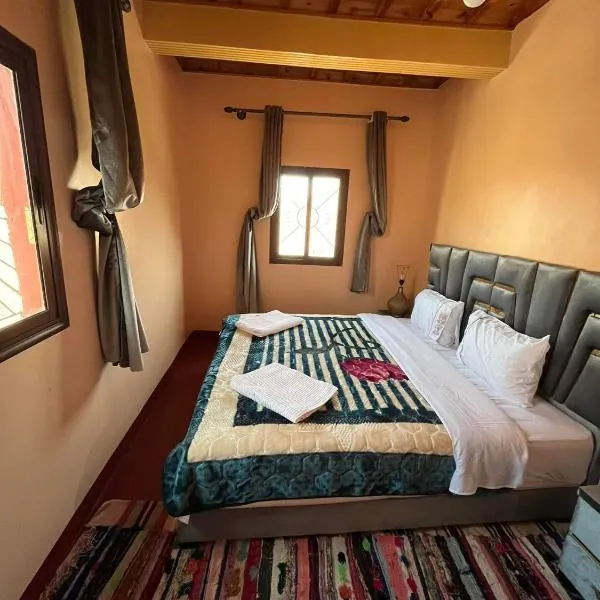 armed family lodge, מלון באימליל