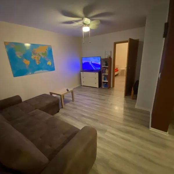 Ferienwohnung - Monteurwohnung Familie Houri, hotel v destinaci Neupotz