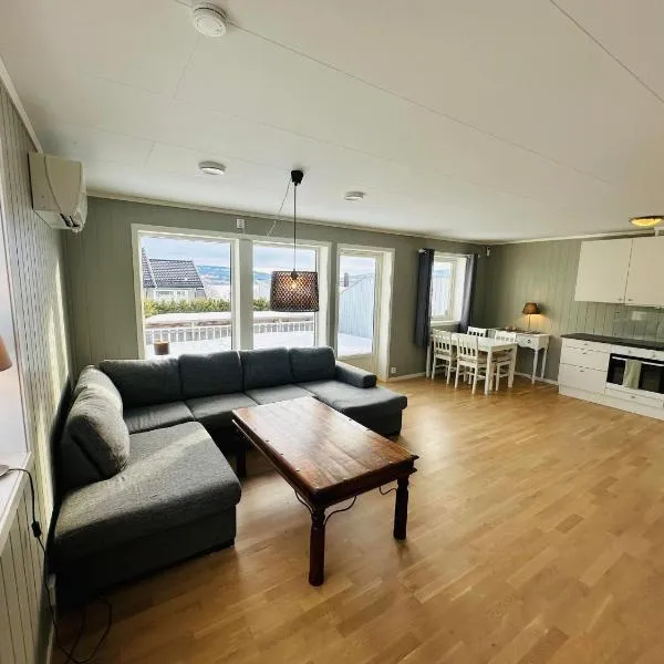 Nydelig perle ved Tyrifjorden, hotel in Tyristrand