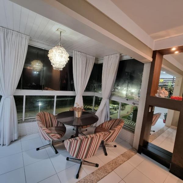 Apartamento FRENTE PARA 0 MAR - PÉ NA AREIA - 3 SUITES COM AR CONDICIONADO, 2- VAGAS PARA CARROS MÉDIOS OU PICK UP E CARRO PEQUENO - FINAMENTE DECORADO - PRAIA DO MORRO-INTERNET -WI-FI -TV COM SERVIÇOS DE DISNEY PARAMOUNT-MAX-ROUPA DE CAMA 2 X CASAIS - Foto 4