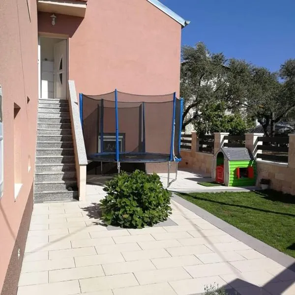 Apartmani Milat, hotel v destinaci Sveti Filip i Jakov